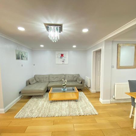 Three Bedrooms House In Windsor Bagian luar foto